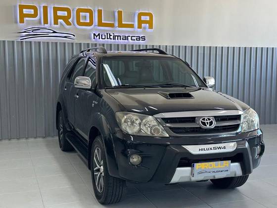 TOYOTA HILUX 3.0 SRV 4X4 CD 16V TURBO INTERCOOLER DIESEL 4P AUTOMÁTICO TOYOTA HILUX 3.0 SRV 4X4 CD 16V TURBO INTERCOOLER DIESEL 4P AUTOMÁTICO